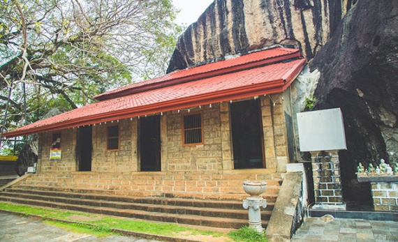 A visit to Yatagala Rock Temple - Mirissa -  Sri Lanka In Style