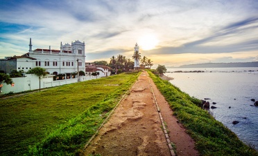 Galle Fort walk with a local - Ambalama - Sri Lanka In Style