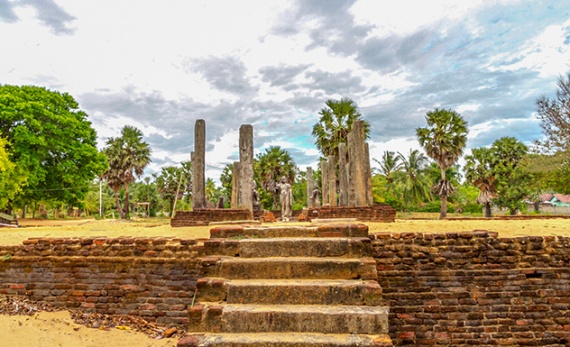 A Visit to Muhudu Maha Viharaya - Arugam Bay -  Sri Lanka In Style