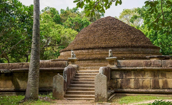 A Visit to Magul Maha Viharaya - Arugam Bay -  Sri Lanka In Style